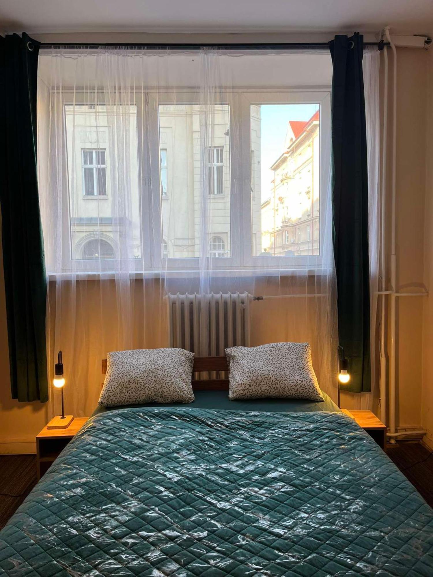 Tom Hostel Cracovia Esterno foto