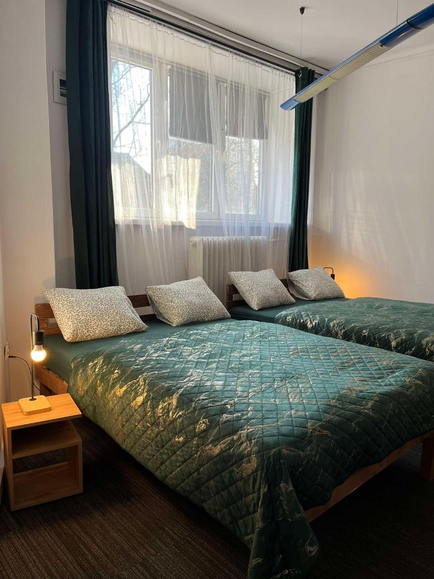 Tom Hostel Cracovia Esterno foto