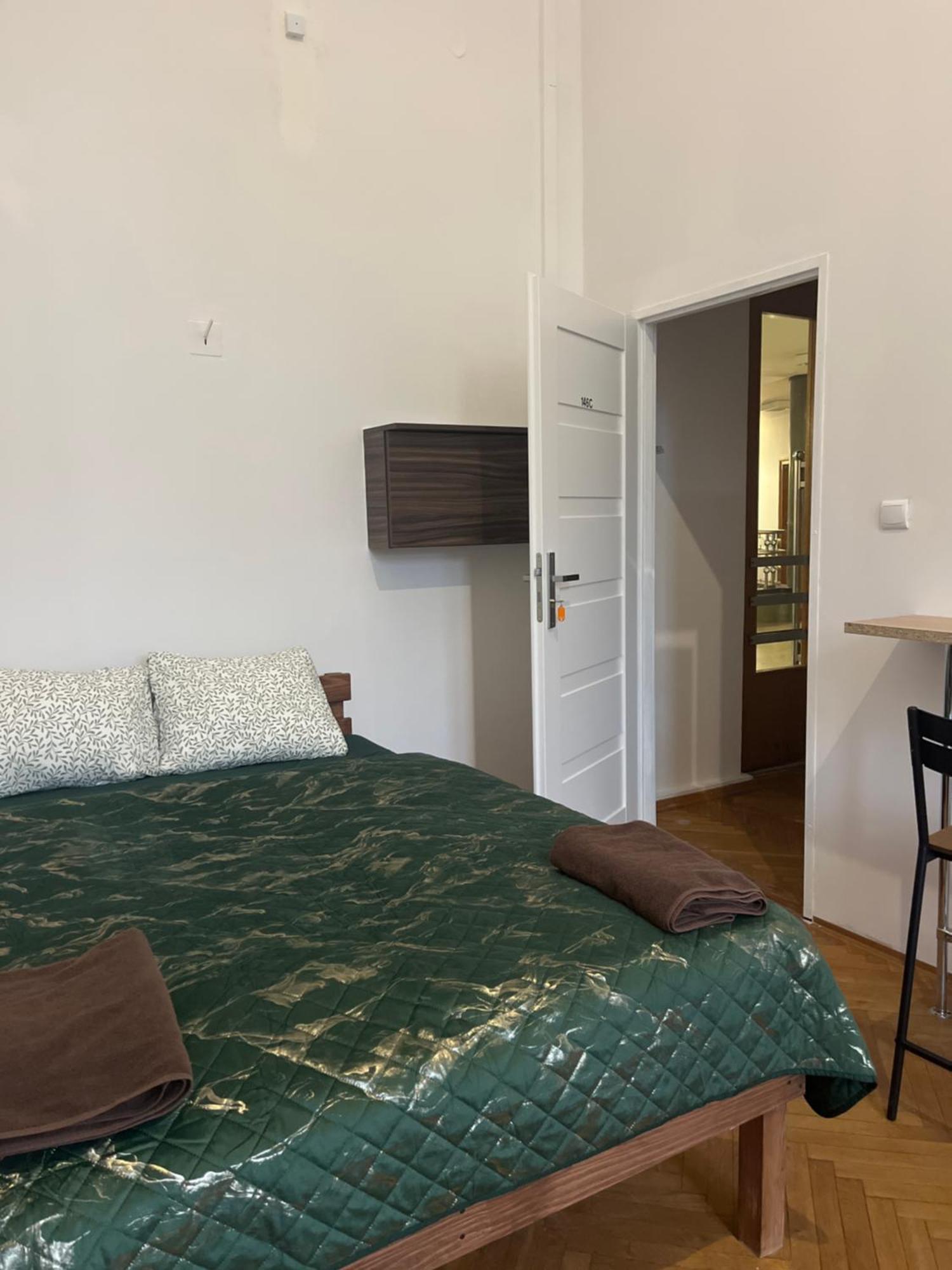 Tom Hostel Cracovia Esterno foto